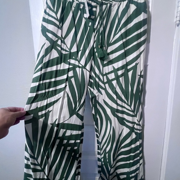 Gemma + Jane palm print pants and top - Picture 2 of 9